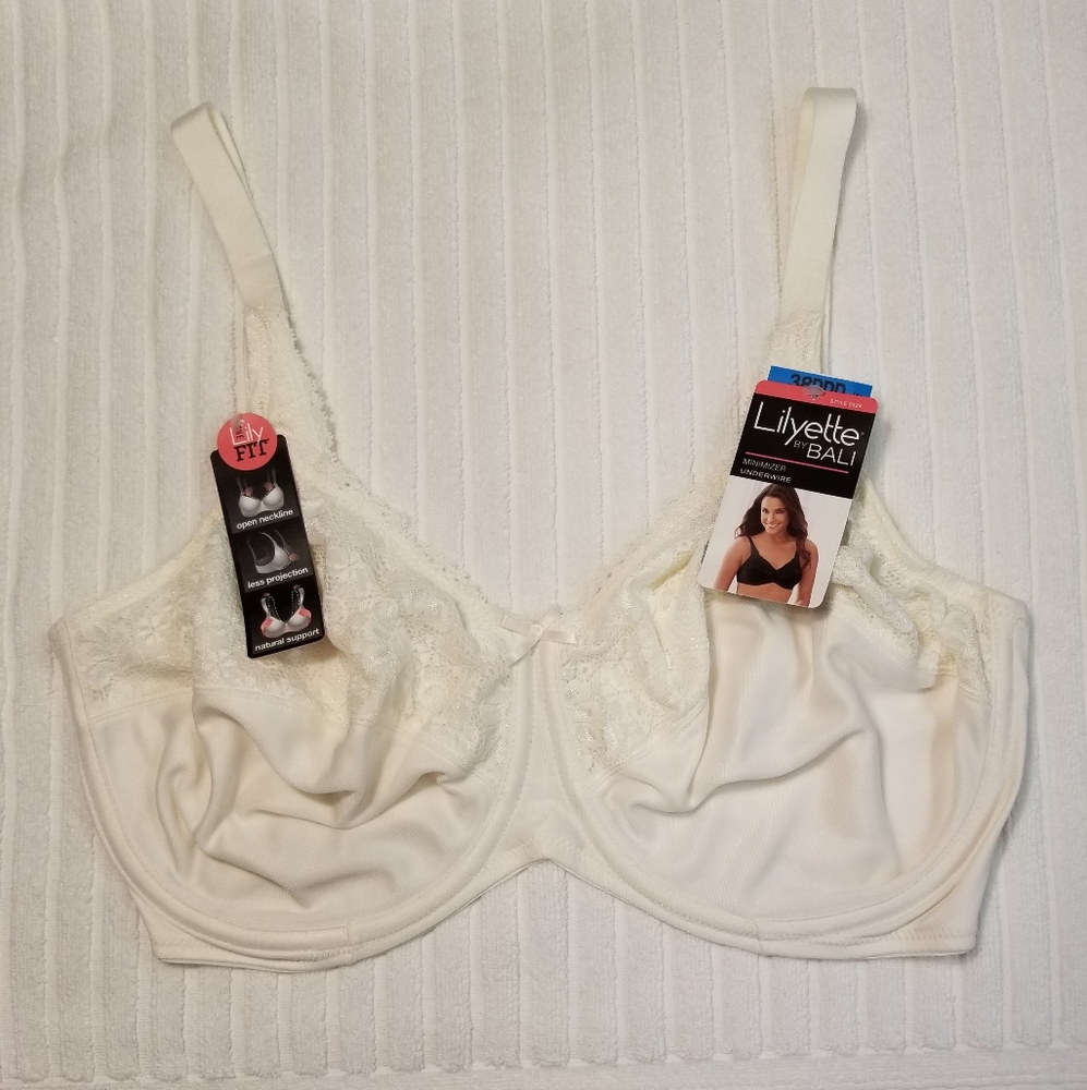 Lilyette by Bali Minimizer Smoothing Undewire Bra - New!
